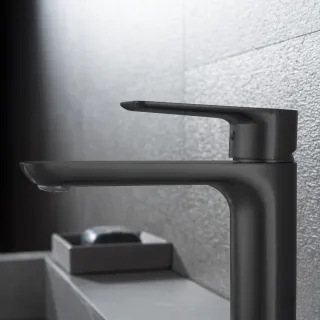 Смеситель для раковины Black&White Universe 8302BUK чёрный матовый